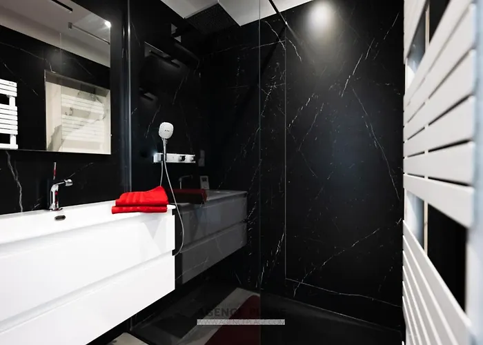 Maison Avec Garage & Wifi Au Centre Des Sables-d'olonne - Fr-1-197-565 莱萨布勒-多洛讷